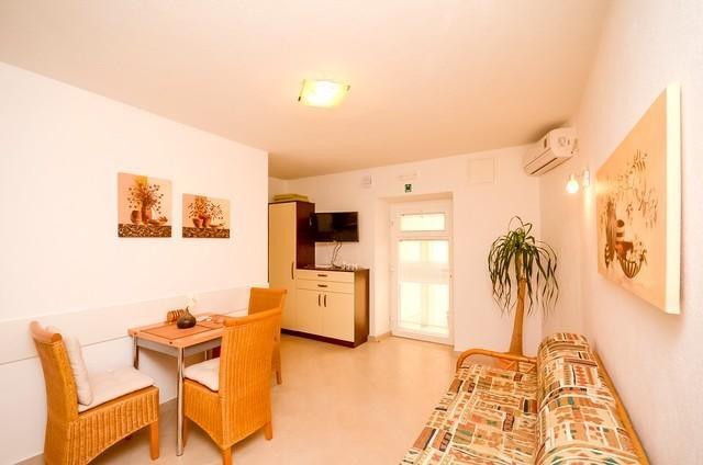 Apartman Dvor Apartment Макарска Стая снимка